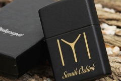 turk-kayi-boyu-tasarimli-mat-siyah-zippo-cakmak